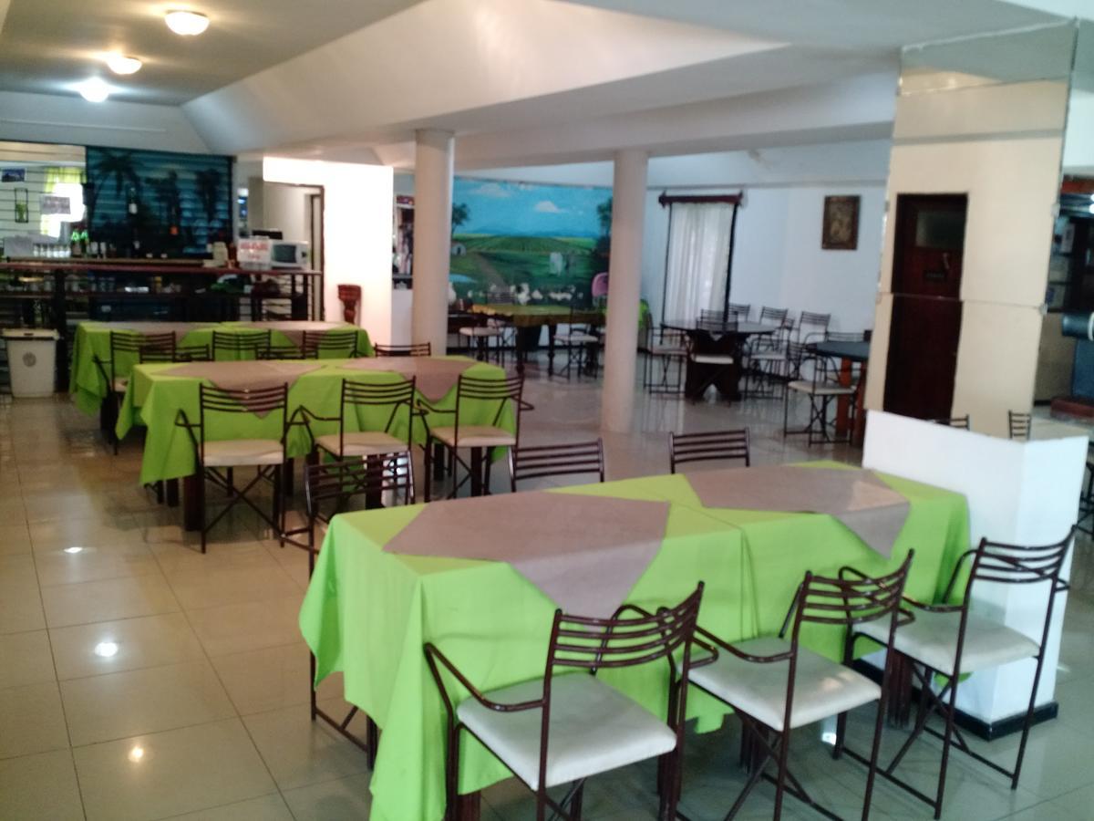 Hotel Hebron Termas de Río Hondo Exterior foto